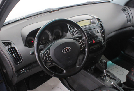 Kia Cee'd 2008 года с пробегом 164 848 км, фото 13