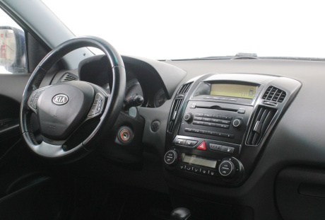 Kia Cee'd 2008 года с пробегом 164 848 км, фото 9