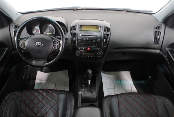 Kia Cee'd 2008 года с пробегом 164 848 км, фото 11
