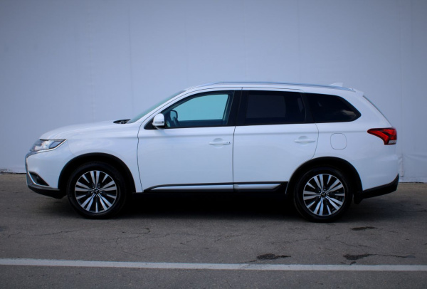 Mitsubishi Outlander 2021 года с пробегом 125 886 км, фото 4