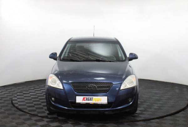 Kia Cee'd 2008 года с пробегом 164 848 км, фото 2