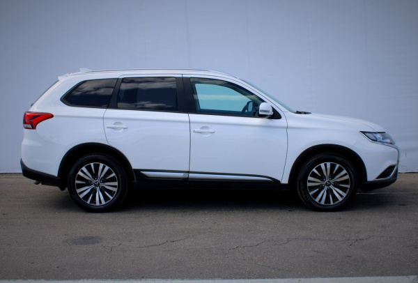 Mitsubishi Outlander 2021 года с пробегом 125 886 км, фото 8